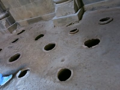 holes in floor haghpat