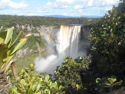 backpacking guyana waterfalls