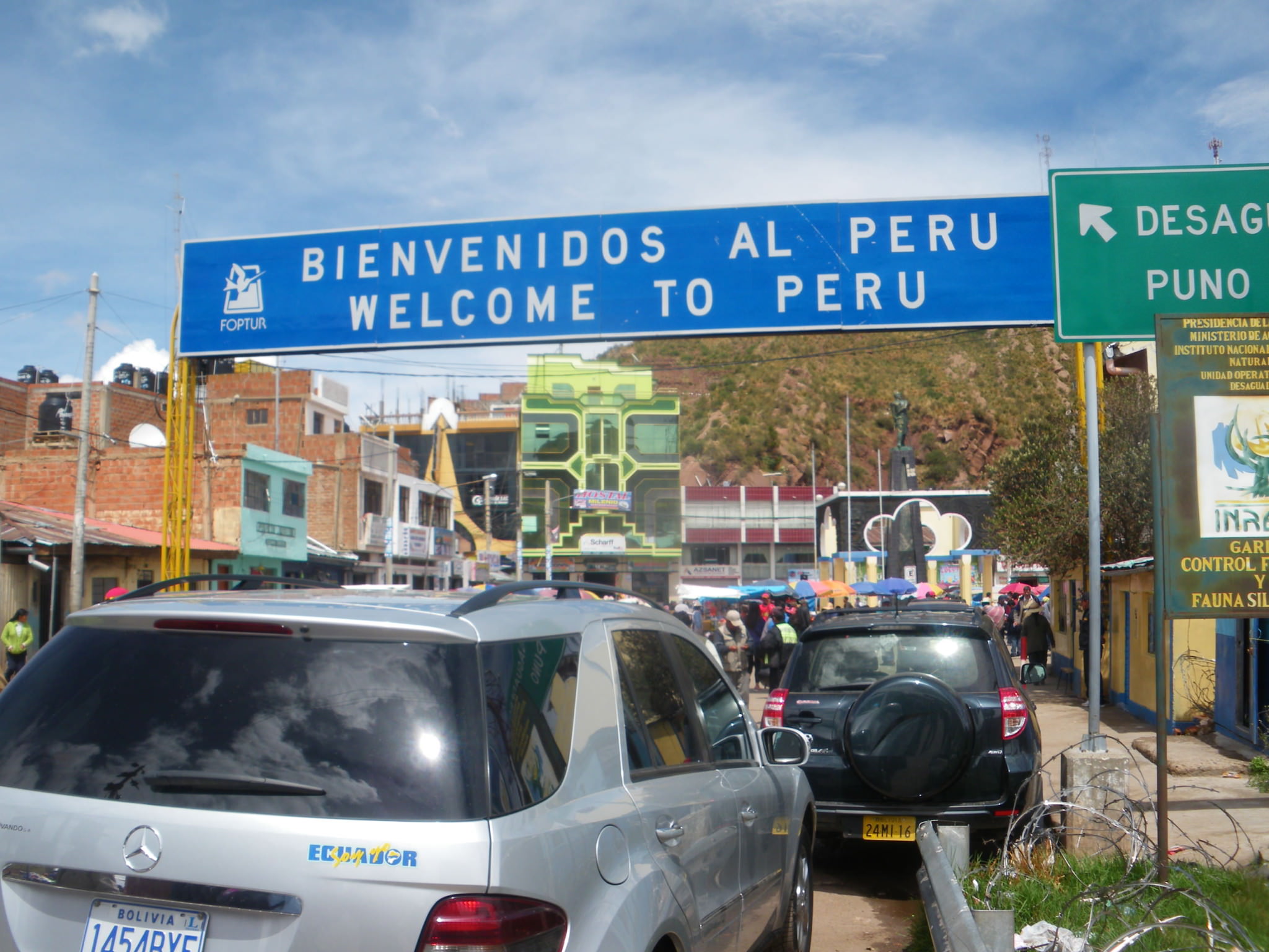Desaguadero Bolivia Peru border control Don't Stop Living