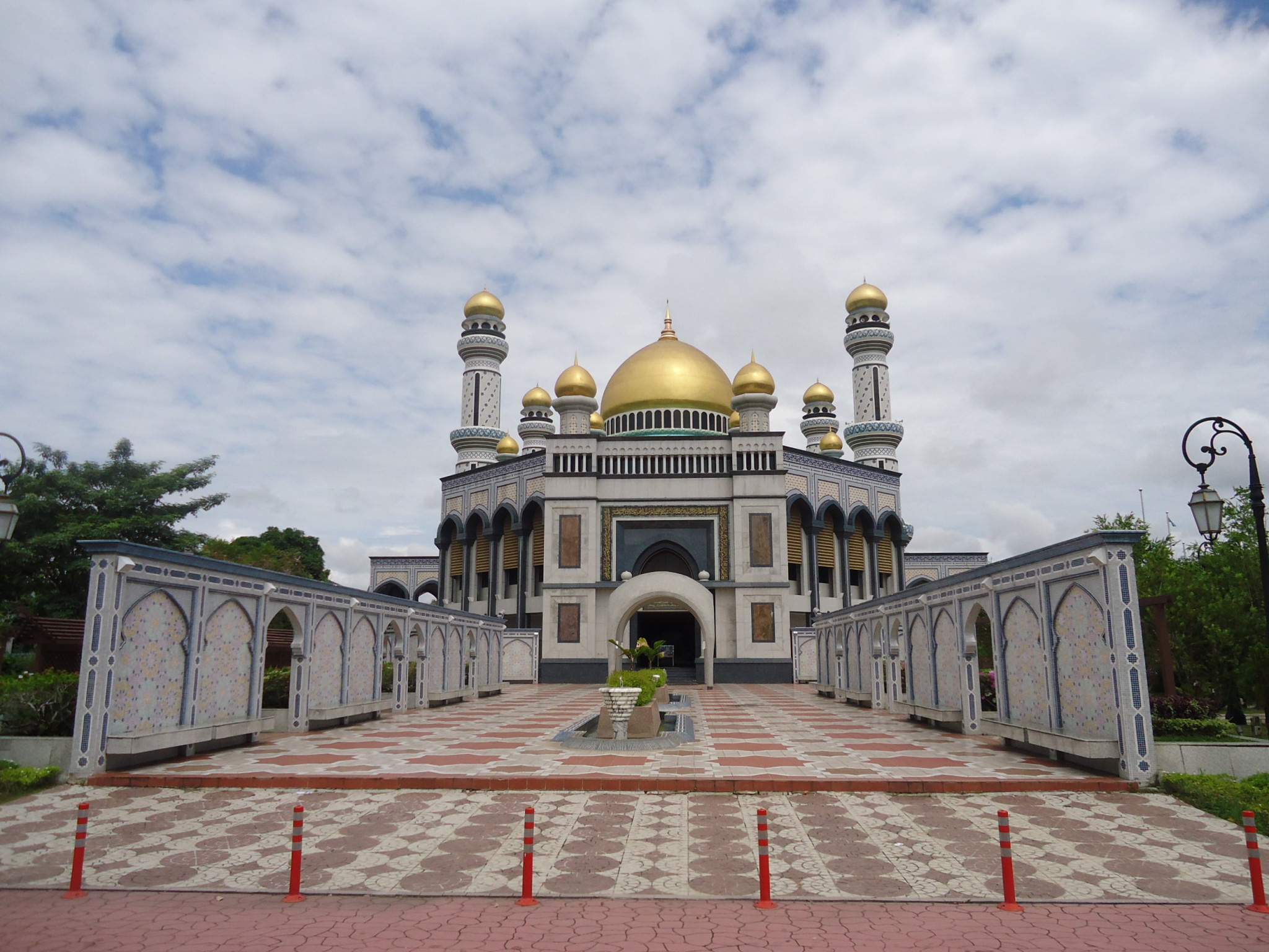Biggest mosque in Brunei Jame Asr Hassanil Bolkiah