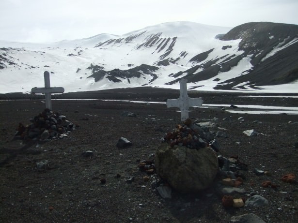 graveyard in whalers bay antarctica