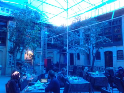 niayesh hotel shiraz courtyard