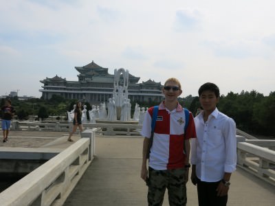 Hanging out with my tour guide trying to learn a bit of Korean.