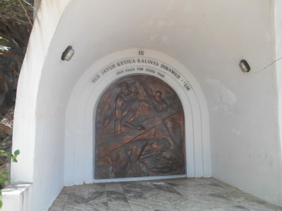 One of the alcoves on the walk up to the Jesus Statue.