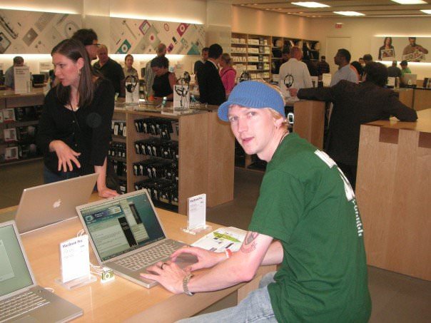 Where it all began for Don't Stop Living...Apple Store Toronto, Canada, July 2007.