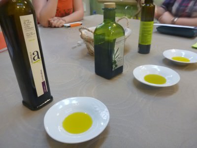 Olive oil tasting in Oli Sal.