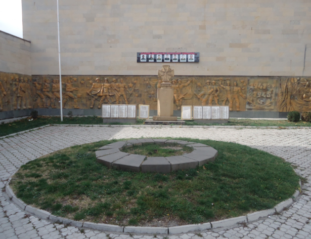 Memorial by the other museum in Gori.