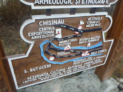 A tourist map on the way down to Butuceni.