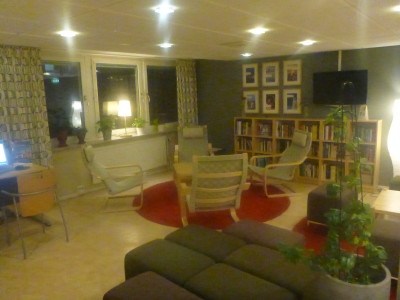 Spacious lounge