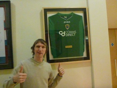 Posing beside Josh Magennis's Cardiff City goalkeeper shirt.