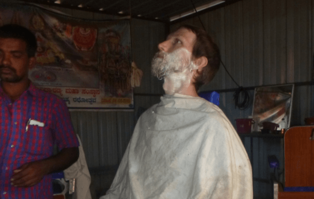 Backpacking in India: Top 1 Sight in Hampi – Me Getting My Beard Slashed