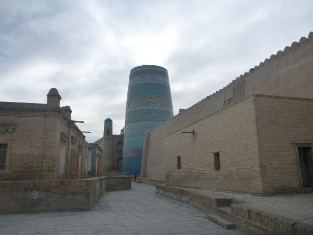 Downtown Khiva/Qhiva - so lonely and desrted.