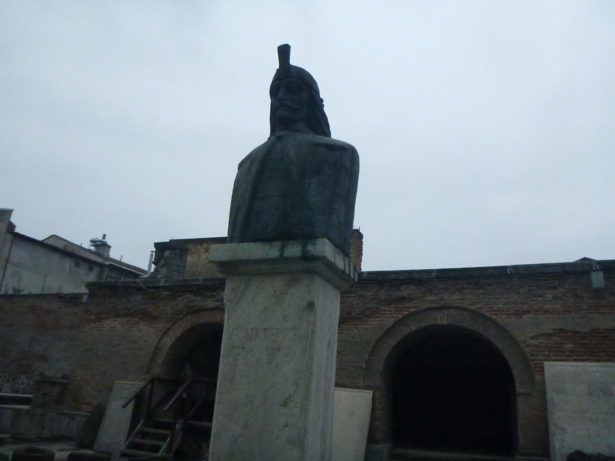 Vlad Tepes head bust