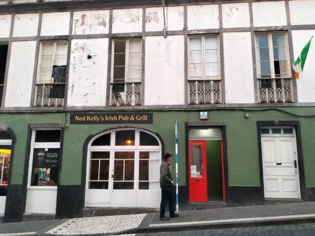 Ned Kelly's Irish Pub, Ponta Delgada
