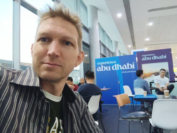 Backpacking In Abu Dhabi: 15 Years Too Late For "GlobCom"