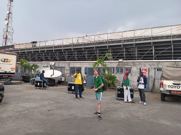 Living My 1990 Football Dream In Cameroon🇨🇲: Watching The Top Division Play-Offs And Meeting Samuel Eto'o In Douala!!